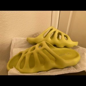 Pond Cape Robbin Slides